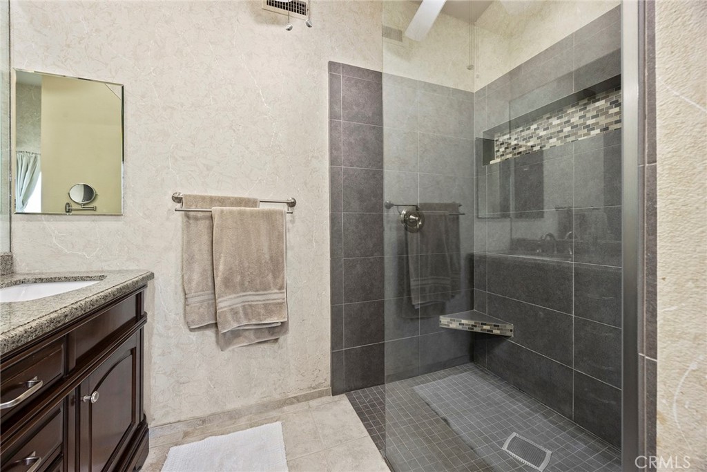 37 Lincoln Property Photo 35