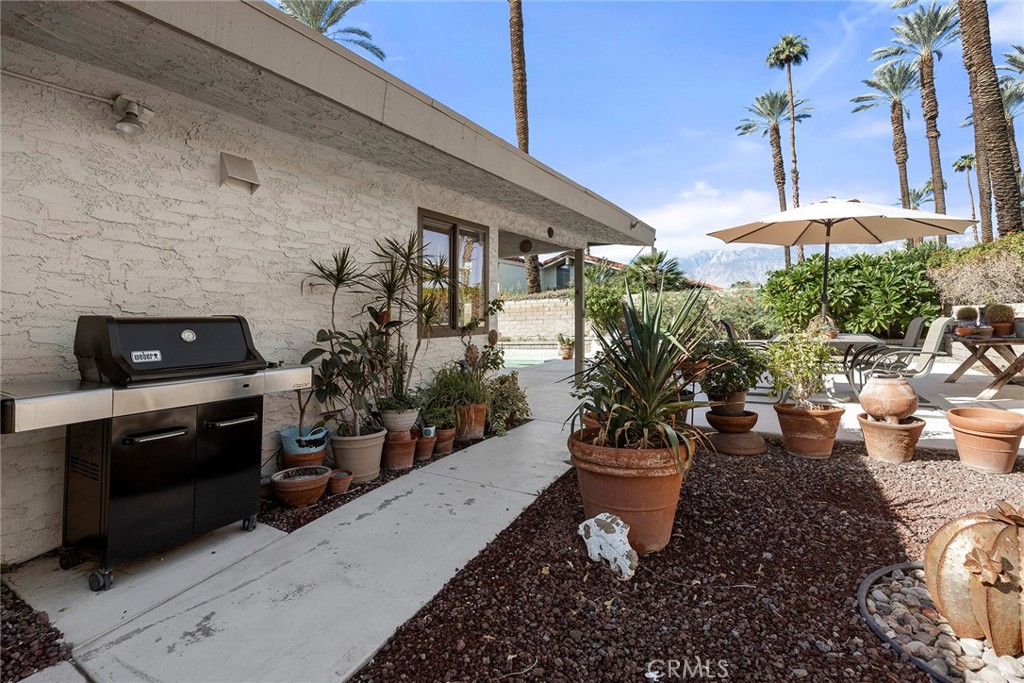 37 Lincoln Property Photo 44