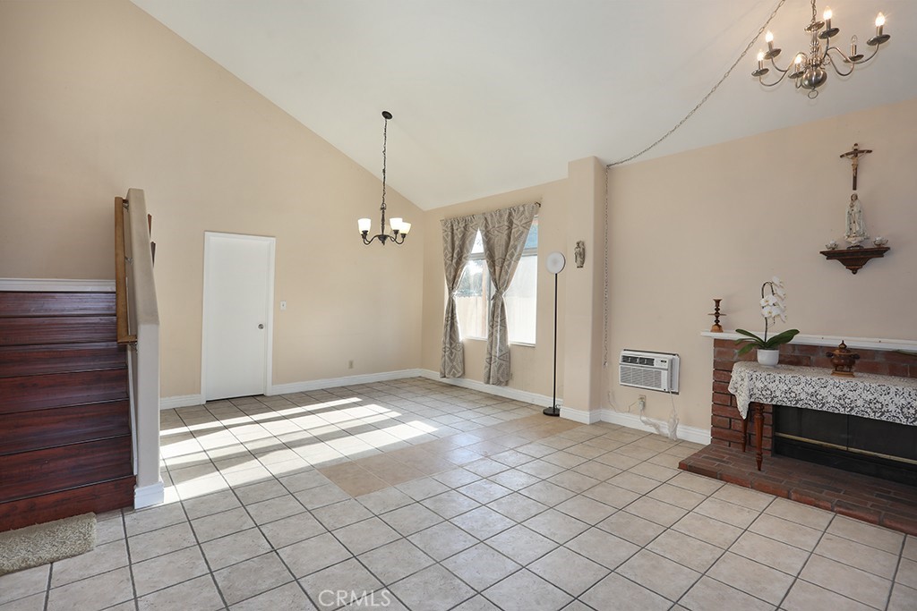 5214 W 3rd Property Photo 8