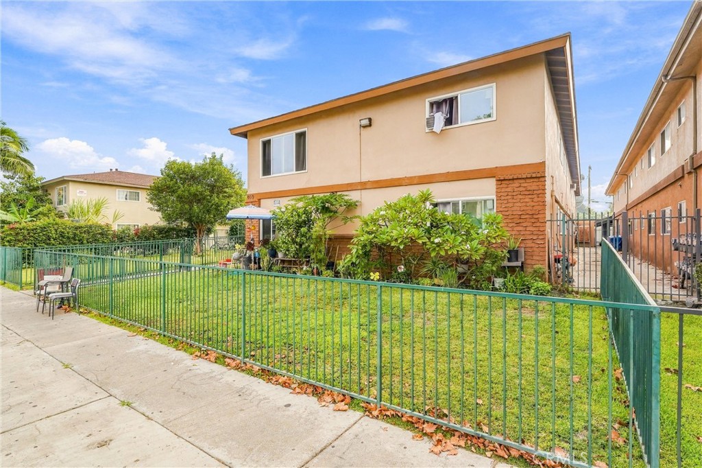 809 S Townsend Street Property Photo 2