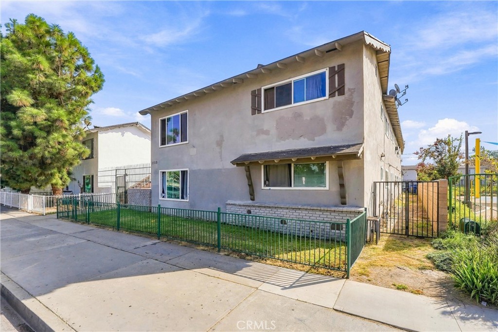 1109 S Standard Avenue Property Photo 3