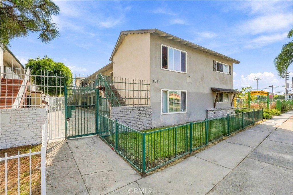 1109 S Standard Avenue Property Photo 4