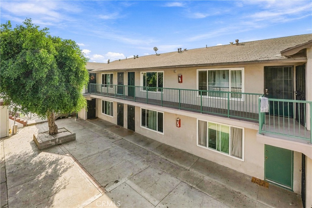 1109 S Standard Avenue Property Photo 7