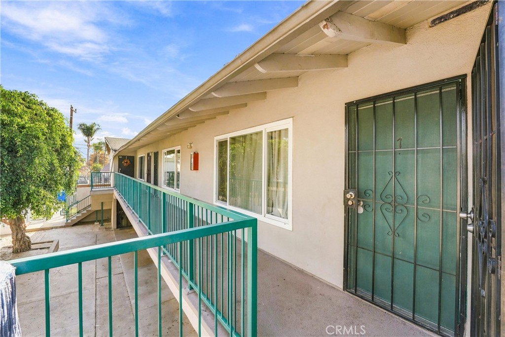 1109 S Standard Avenue Property Photo 8