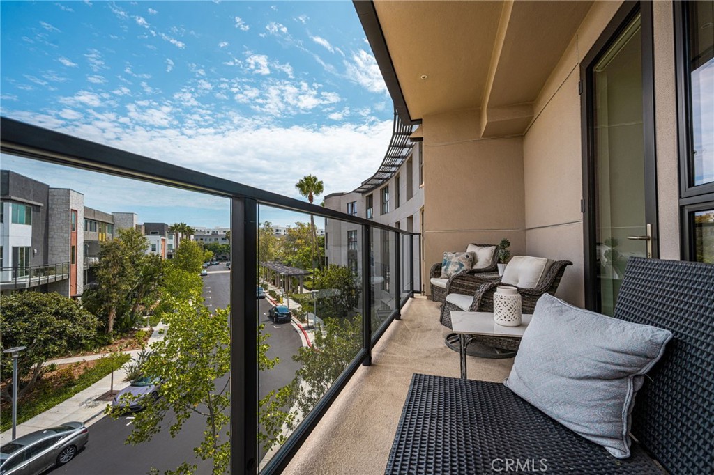 402 Rockefeller 315