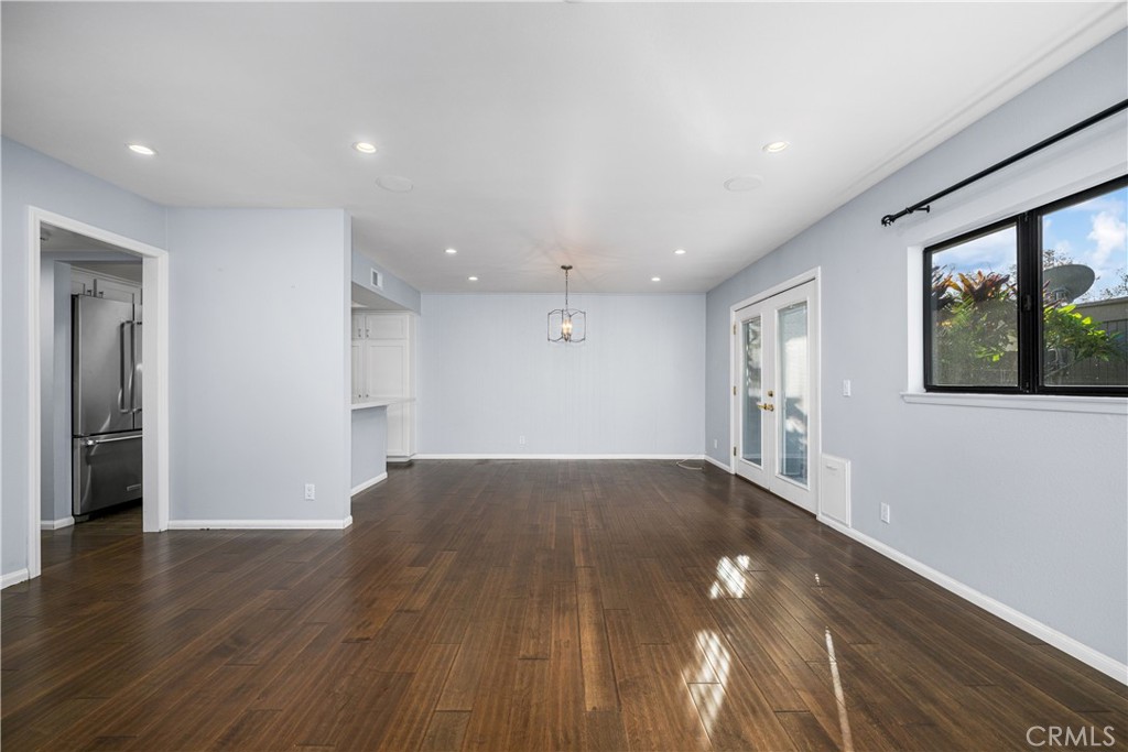 9658 Bloomfield Avenue Property Photo 9