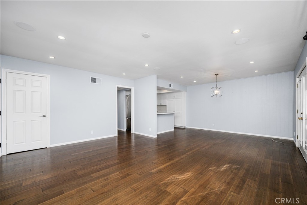 9658 Bloomfield Avenue Property Photo 10