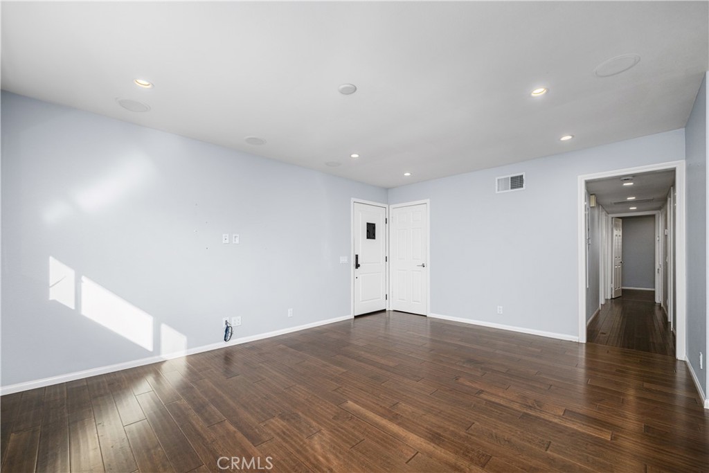 9658 Bloomfield Avenue Property Photo 12