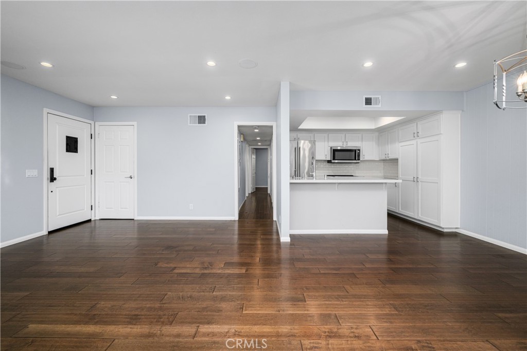 9658 Bloomfield Avenue Property Photo 13