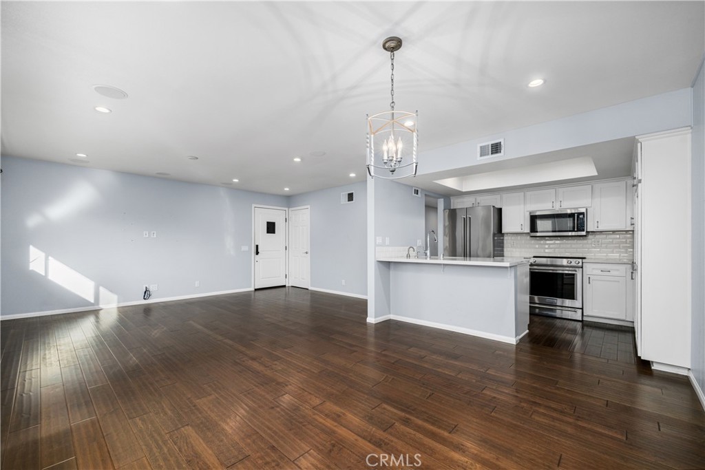 9658 Bloomfield Avenue Property Photo 15