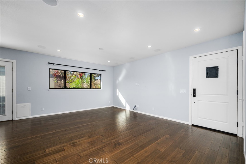 9658 Bloomfield Avenue Property Photo 16