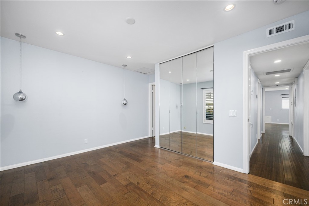 9658 Bloomfield Avenue Property Photo 32