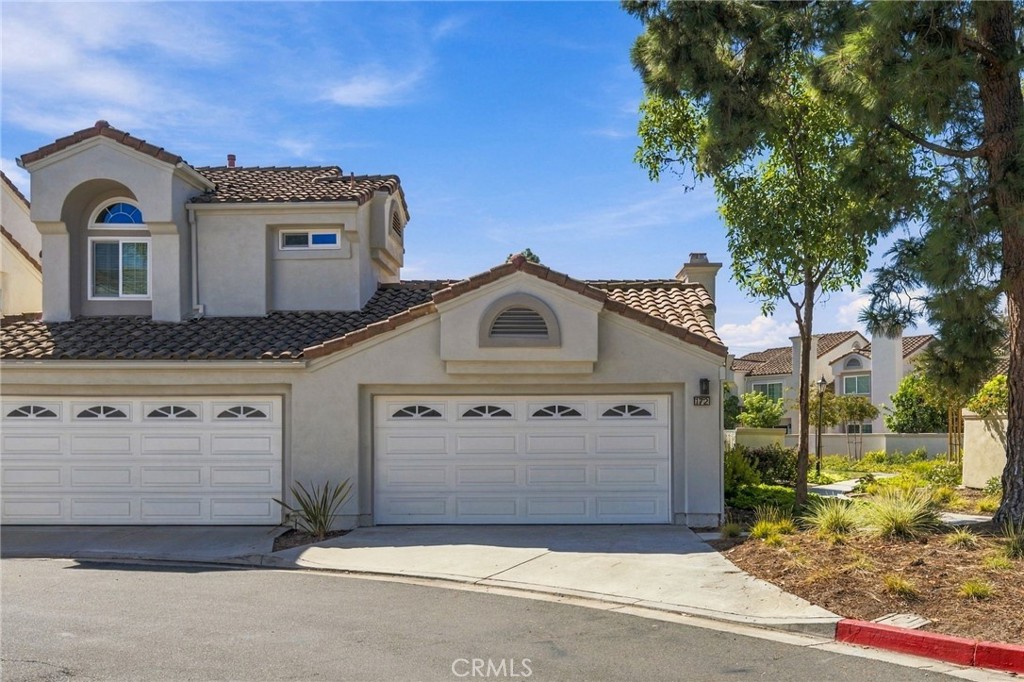 172 Almador Property Photo 2
