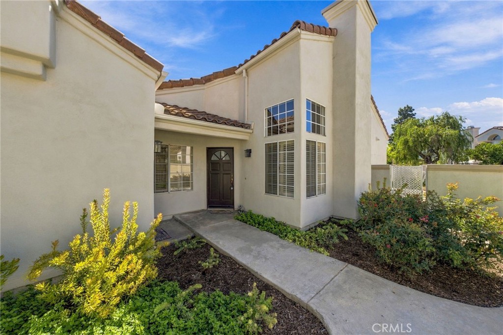 172 Almador Property Photo 3