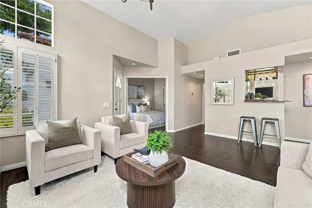 172 Almador Property Photo 6