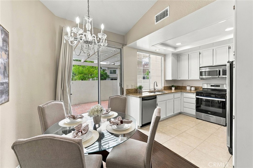 172 Almador Property Photo 17