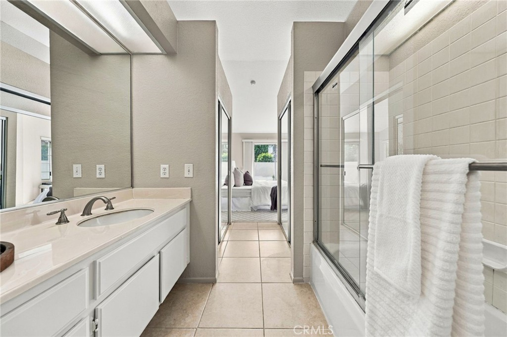 172 Almador Property Photo 23