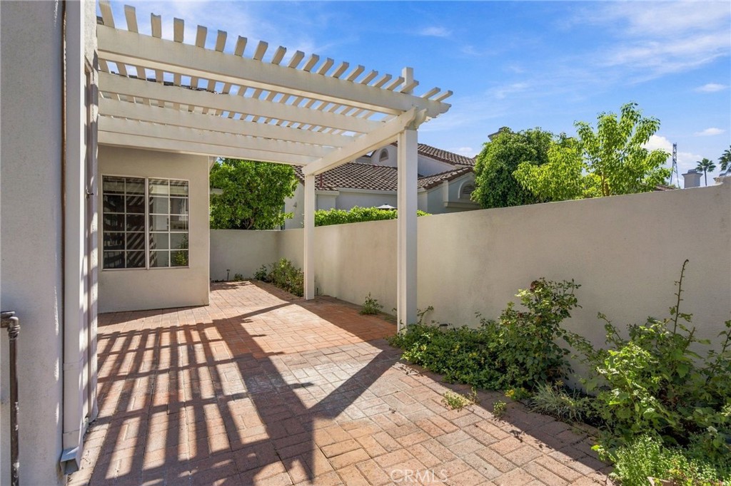 172 Almador Property Photo 30