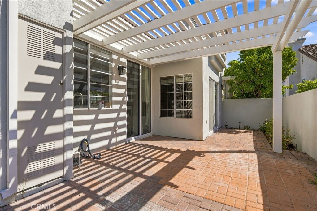 172 Almador Property Photo 32