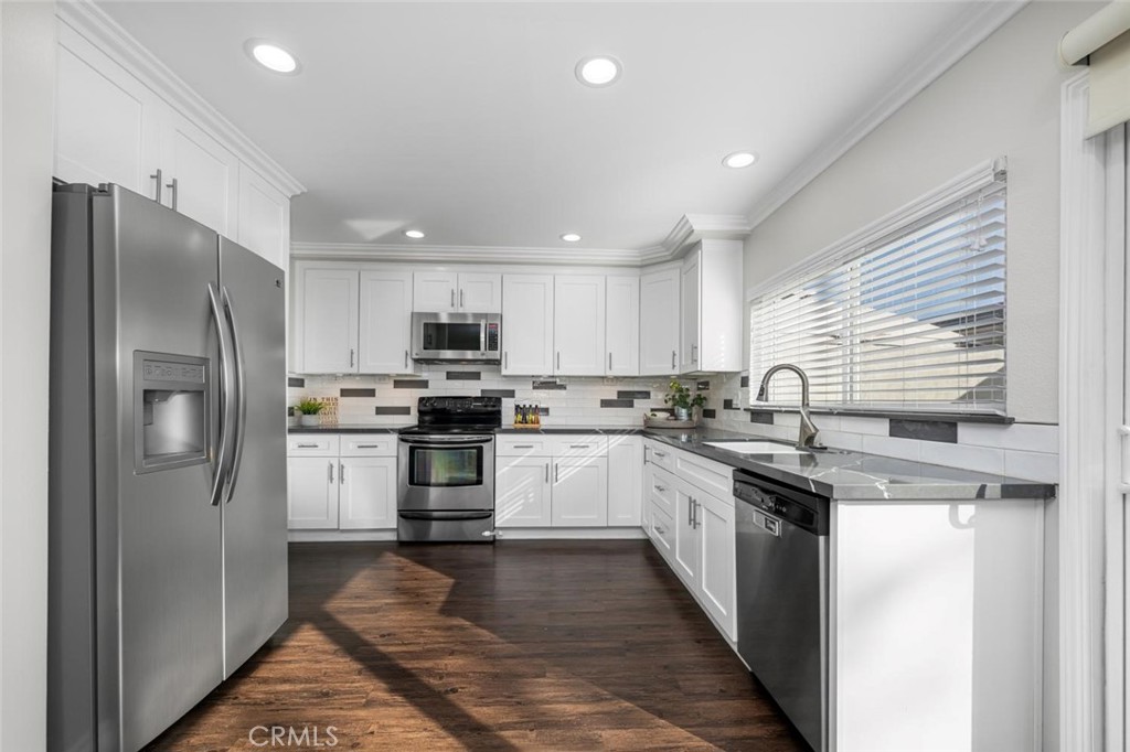 4368 Dina Court Property Photo 13