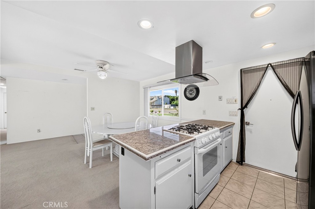 8400 Handel Drive Property Photo 14