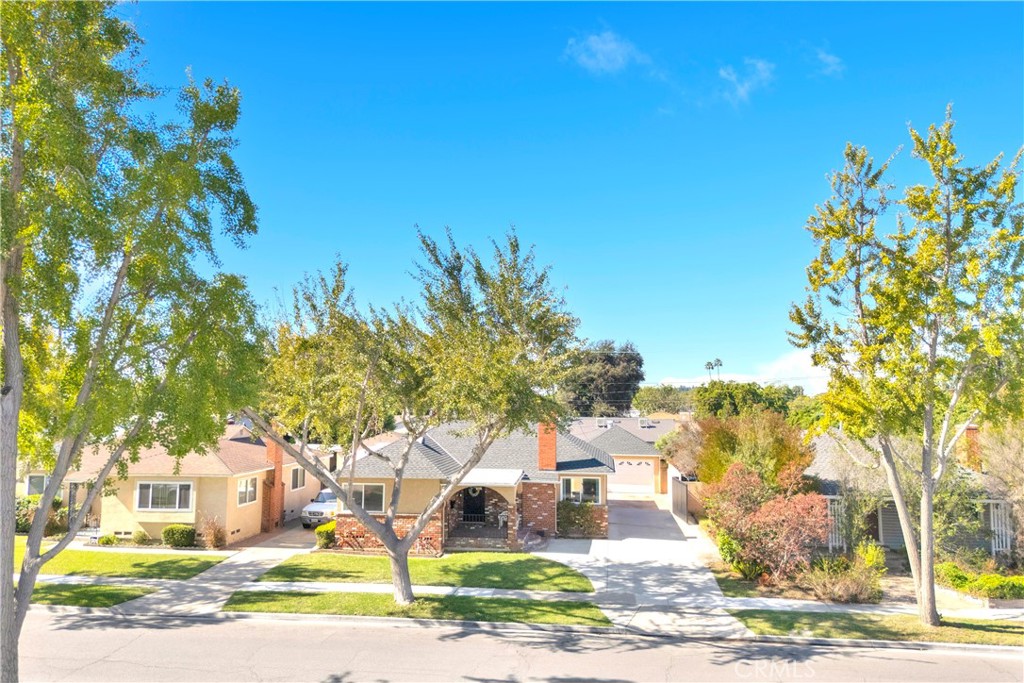 5965 Hayter Property Photo 1