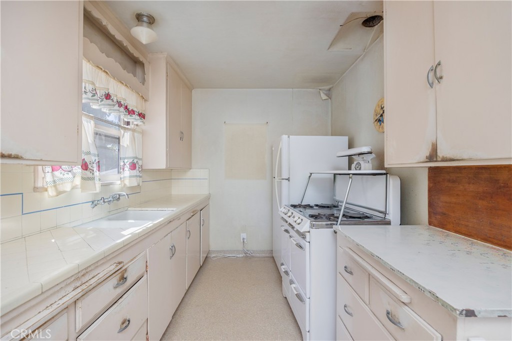 5233 E Broadway Property Photo 10