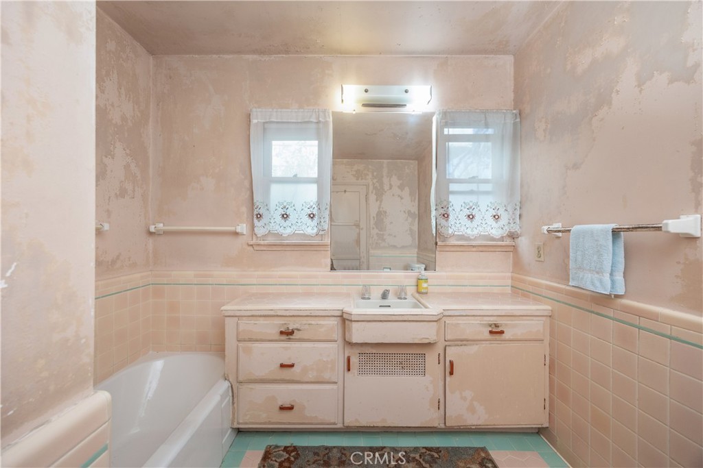 5233 E Broadway Property Photo 15