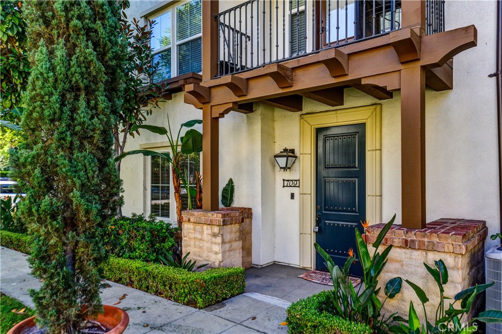 709 S Melrose Property Photo 1