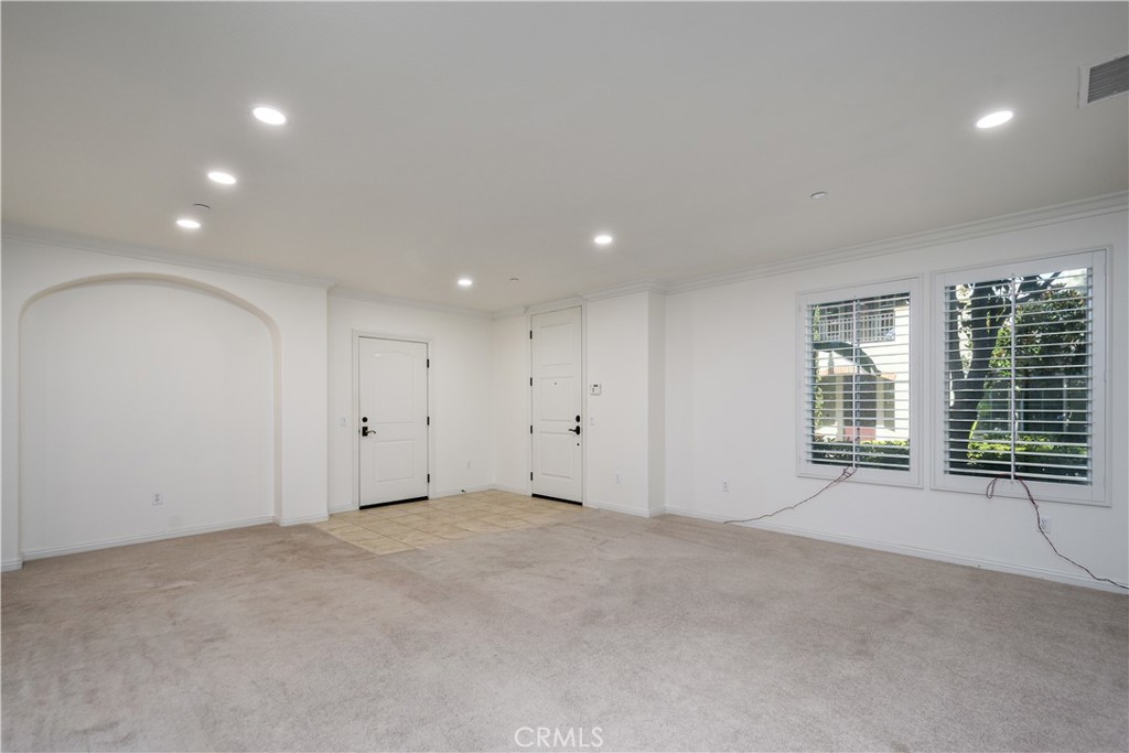 709 S Melrose Property Photo 3