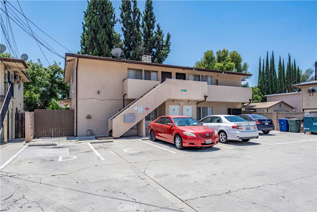 9434 Flower St Property Photo 3