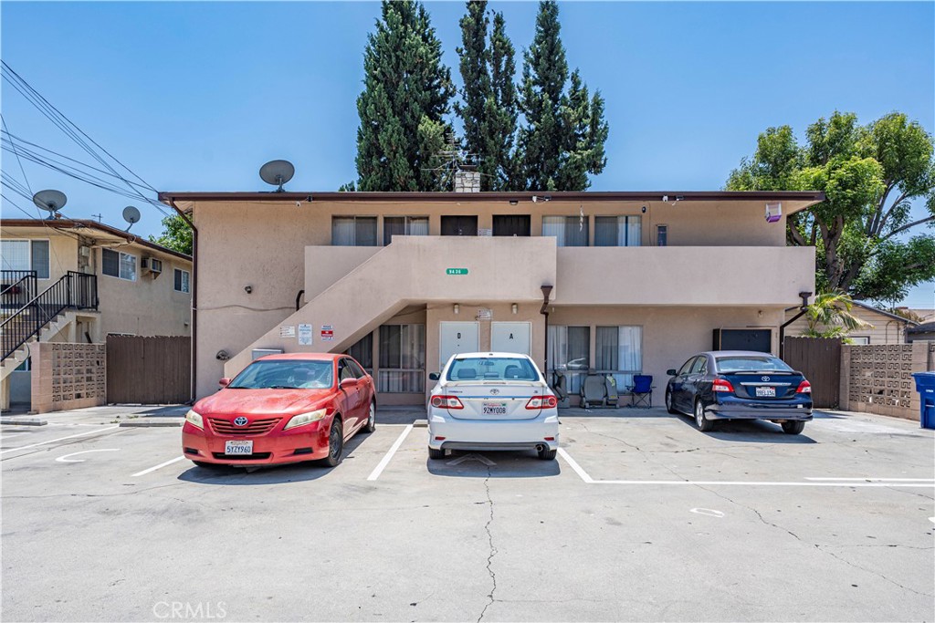 9434 Flower St Property Photo 4