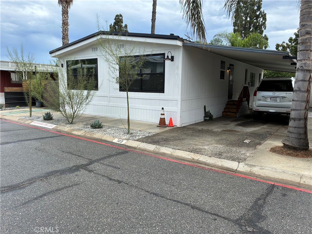 3883 Buchanan 103 Property Photo 4