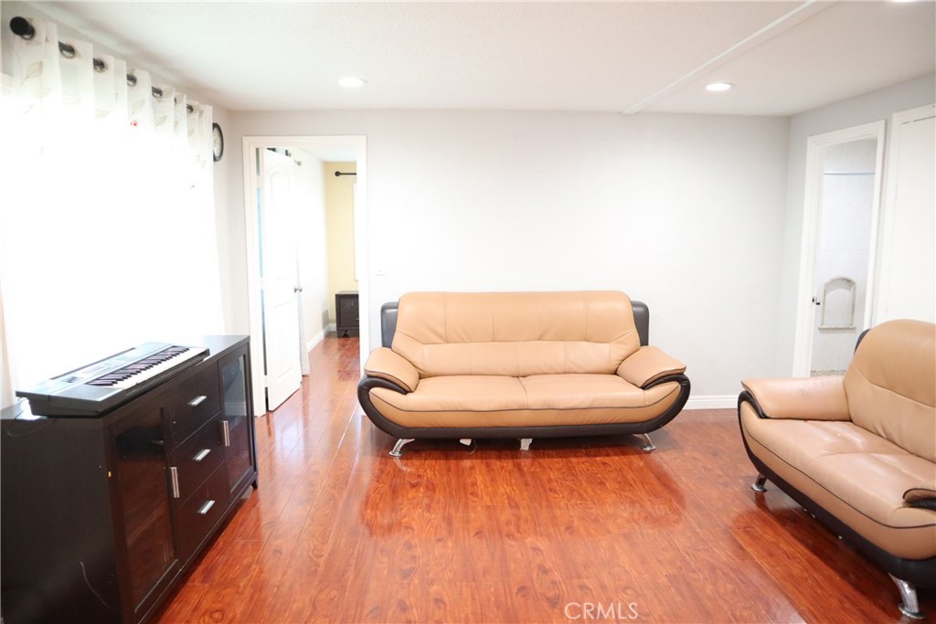 8111 Stanford 125 Property Photo 9