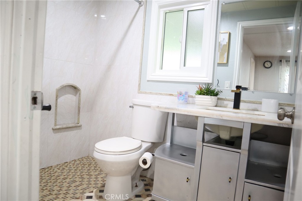8111 Stanford 125 Property Photo 13