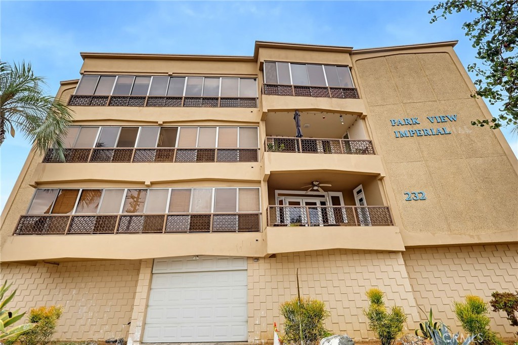232 Junipero D3 Property Photo 3