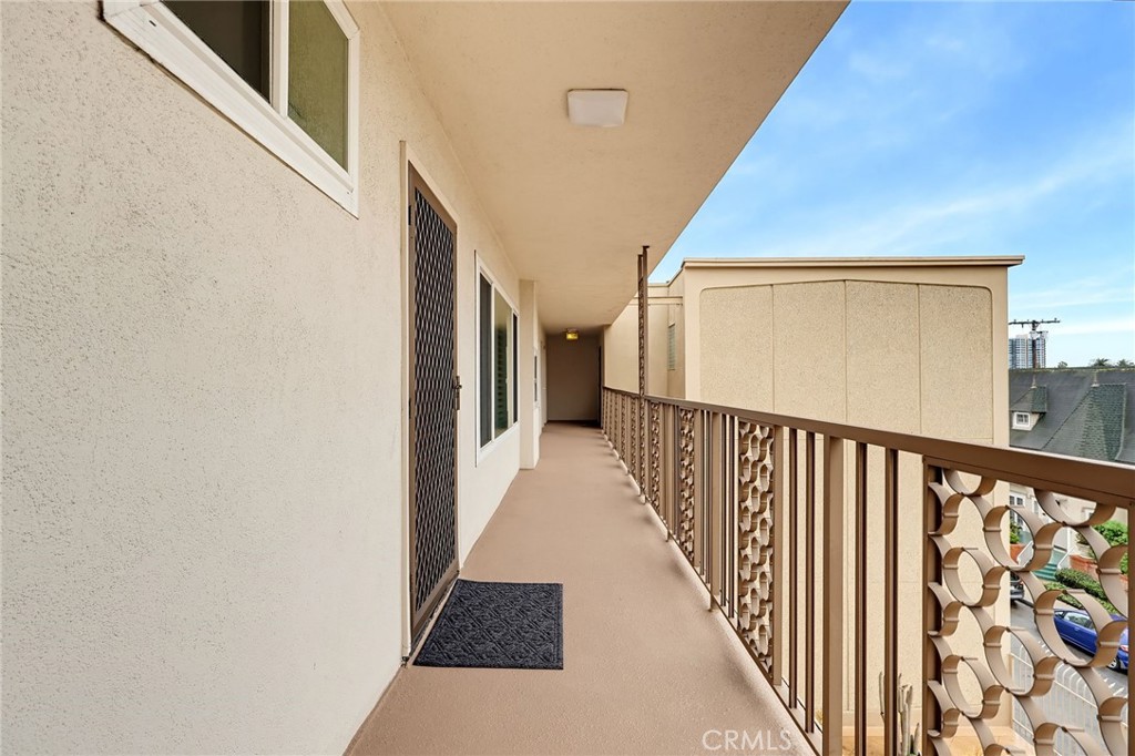 232 Junipero D3 Property Photo 9