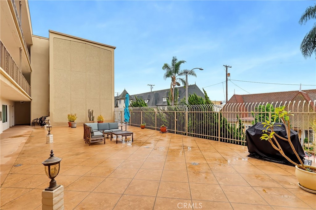 232 Junipero D3 Property Photo 45