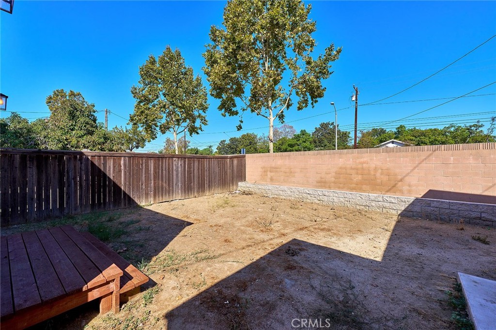 529 W Whiting Property Photo 31