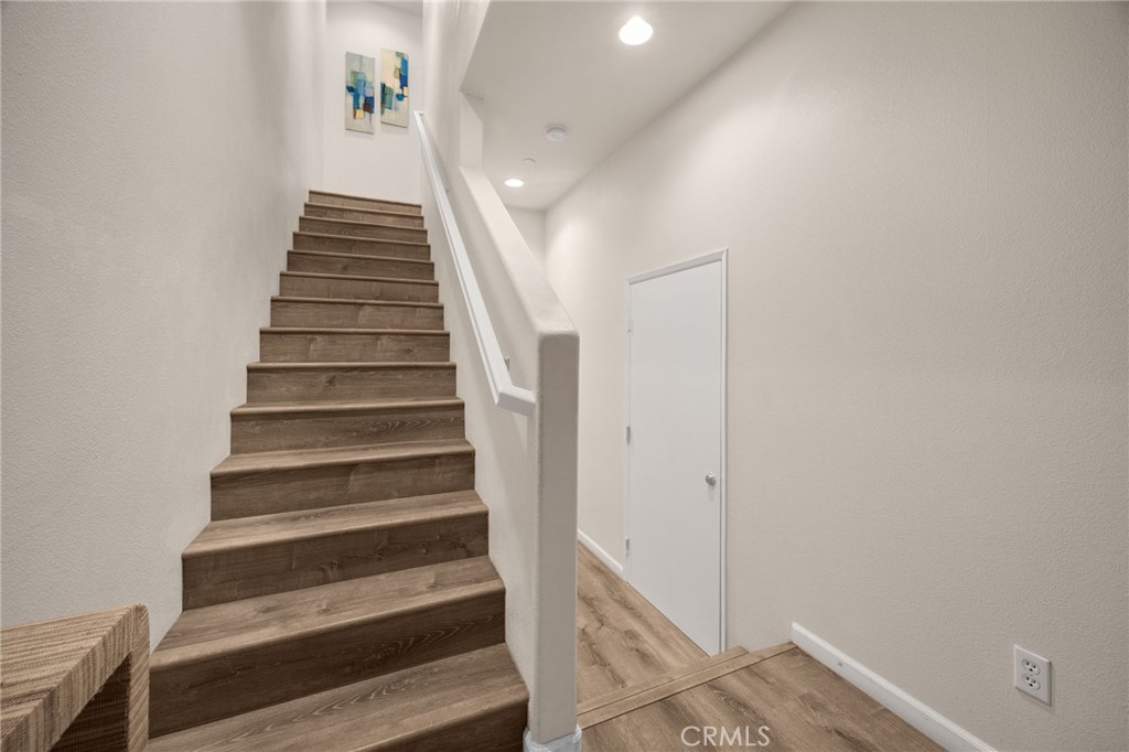 110 E Santa Fe Court Property Photo 2