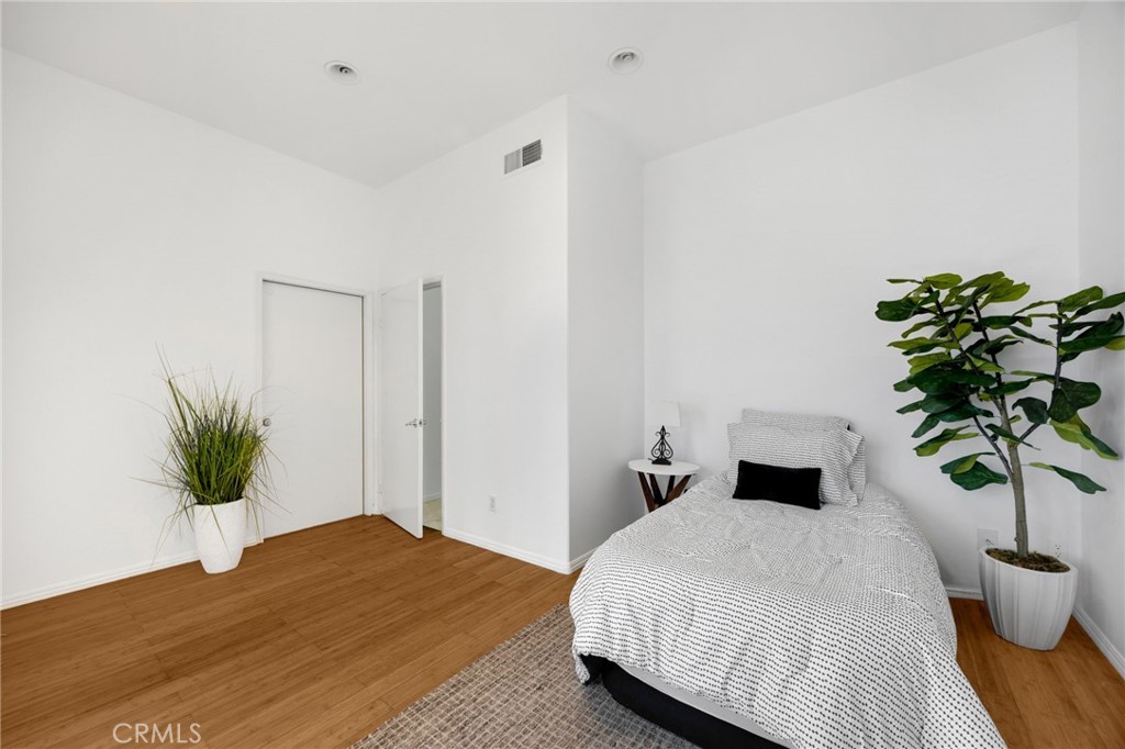 110 E Santa Fe Court Property Photo 3