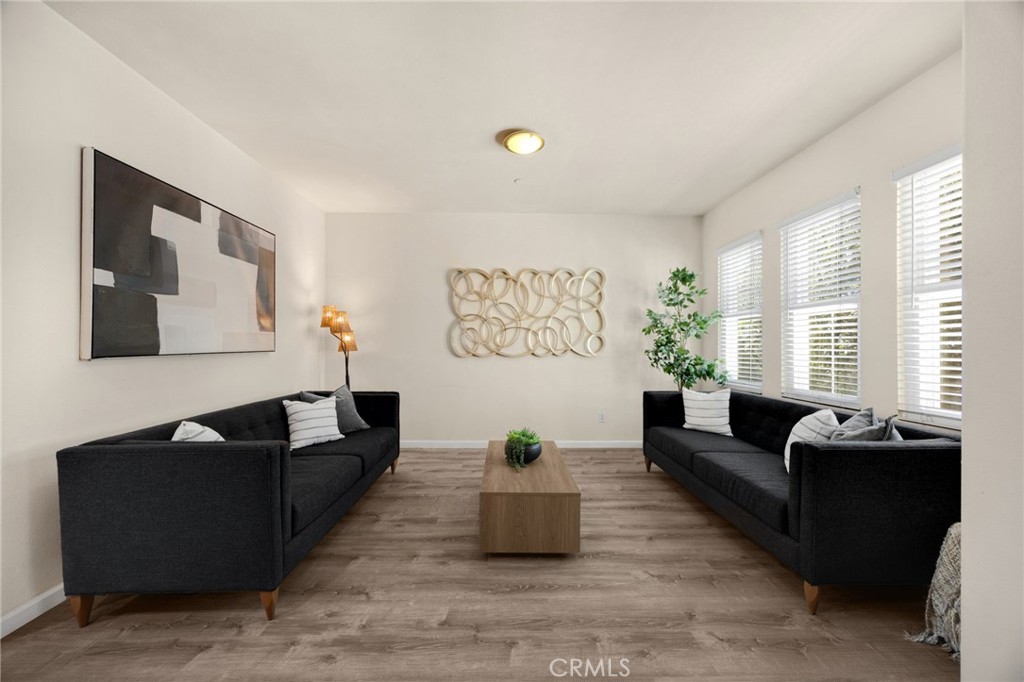 110 E Santa Fe Court Property Photo 6