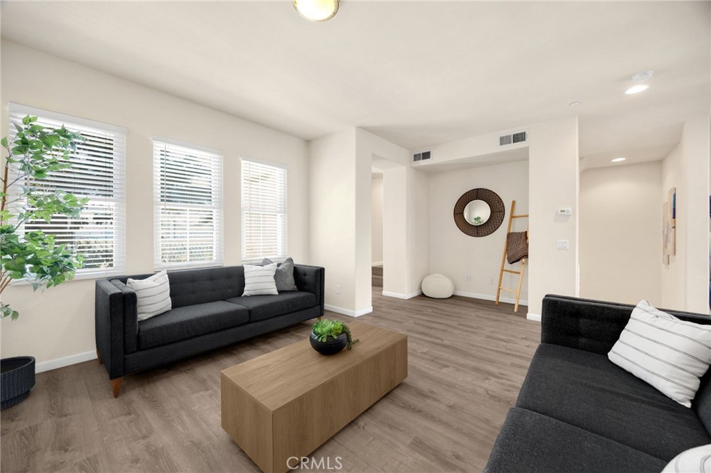 110 E Santa Fe Court Property Photo 7