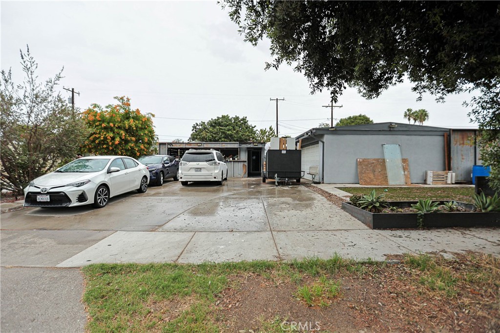 1917 W Beacon Property Photo 8