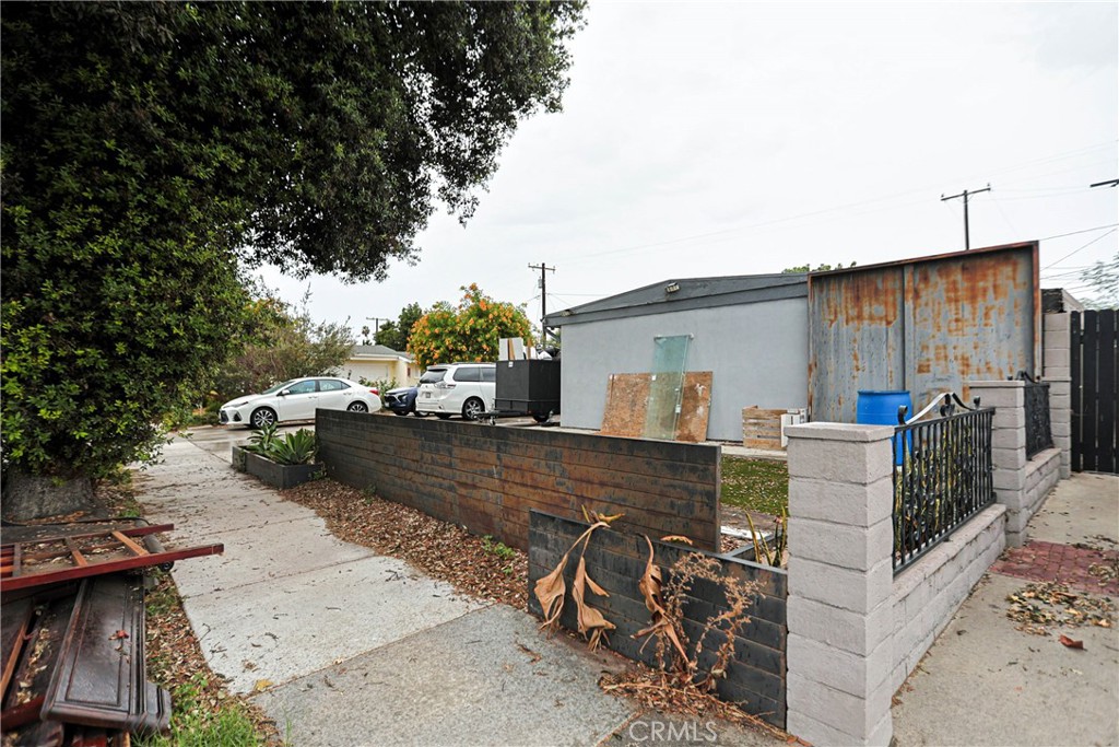 1917 W Beacon Property Photo 12