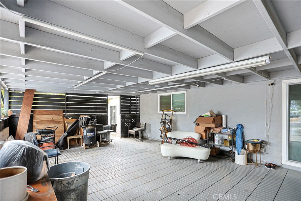 1917 W Beacon Property Photo 14