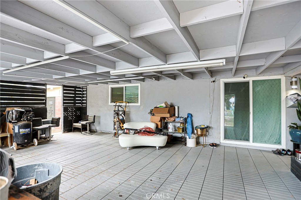 1917 W Beacon Property Photo 15