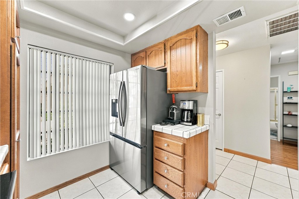5049 E Almond Avenue 4 Property Photo 13