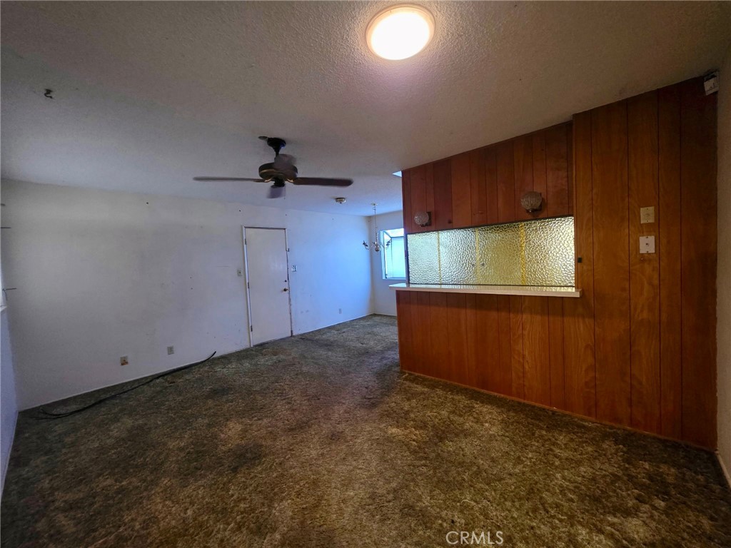 992 W Hoffer Property Photo 3
