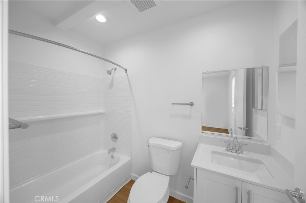 1230 W 37th Property Photo 12